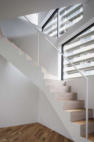 Spiral Window House by Alphaville Architects