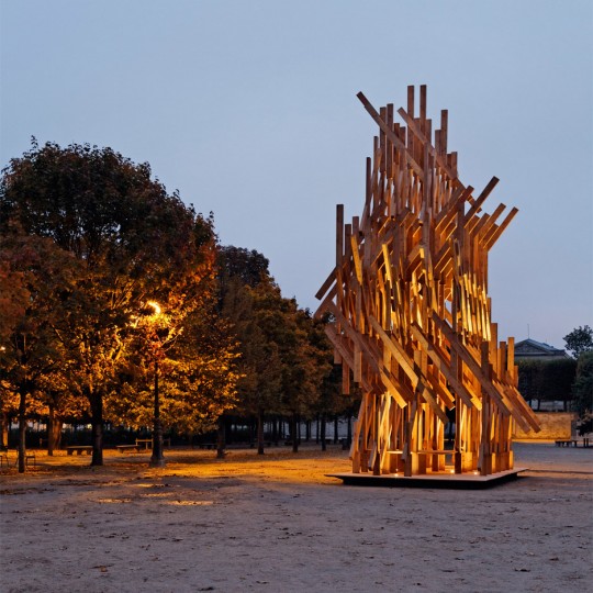 Yure by Kengo Kuma for the Galerie Philippe Gravier