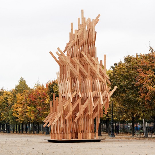 Yure by Kengo Kuma for the Galerie Philippe Gravier