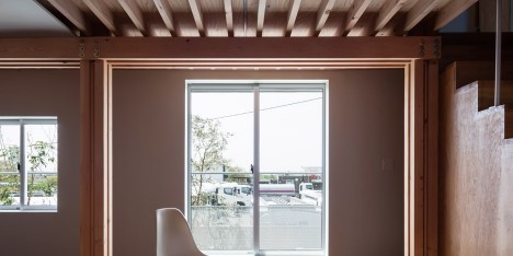 4 columns Tokyo house by FT Architects