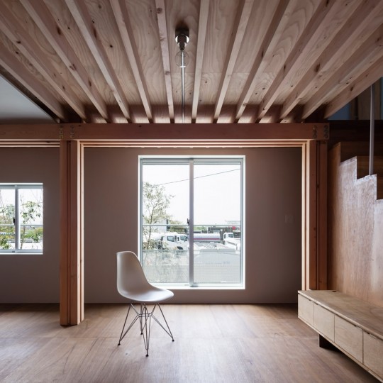 4 columns Tokyo house by FT Architects