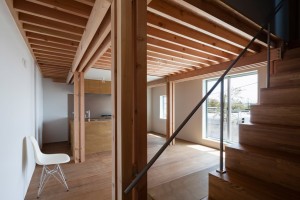 4 columns Tokyo house by FT Architects