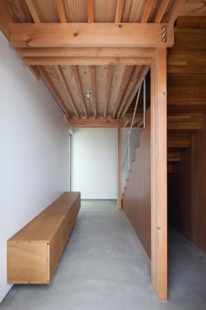 4 columns Tokyo house by FT Architects