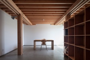 4 columns Tokyo house by FT Architects