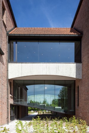 AGO HQ by Steven Vandenborre Architects