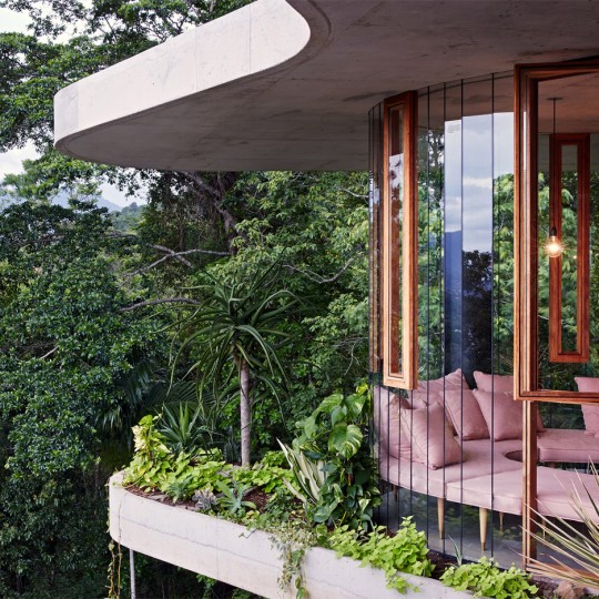 Planchonella House by Jesse Bennett Architect Builder (Qld)