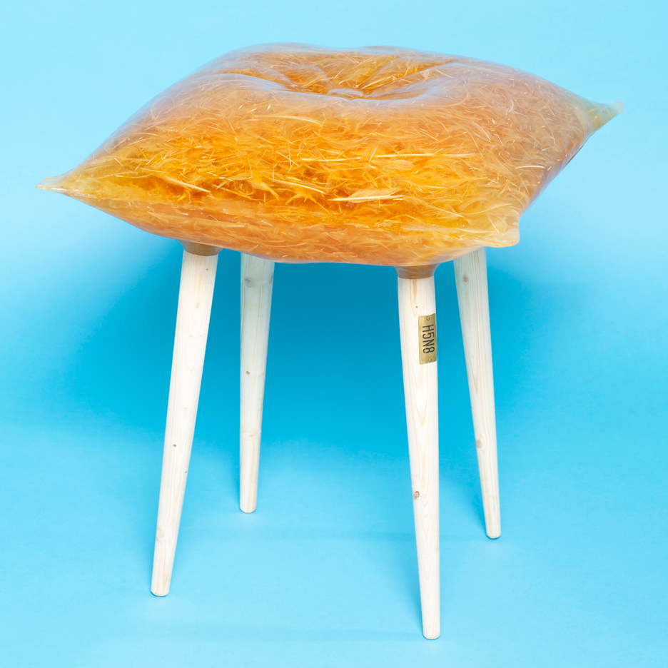 H5N8 furniture by Emilie van Spronsen
