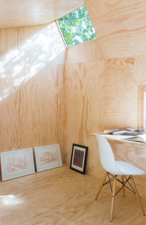 Writing Hut by Architensions