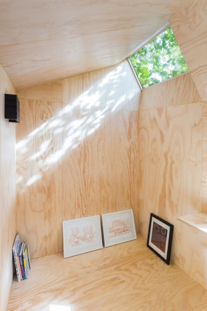 Writing Hut by Architensions