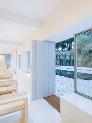 Capela Jesus Mestre by Site Specific Arquitectura