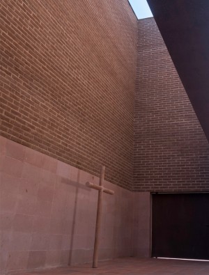Centinela Chapel by Estudio ALA