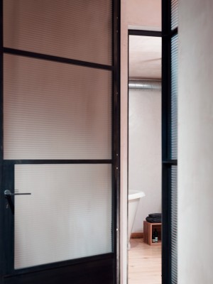 Clapton Warehouse by Sadie Snelson Architects