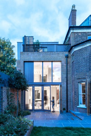 House extension on Coolhurst Road by Alexander Martin Architects