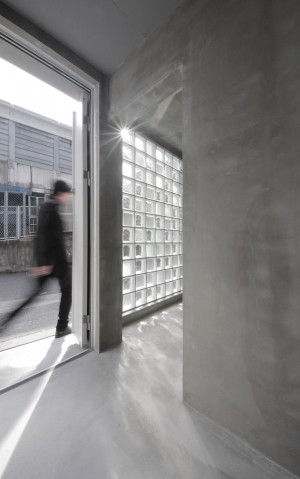 Diamant Glass Art Gallery by Jun Murata