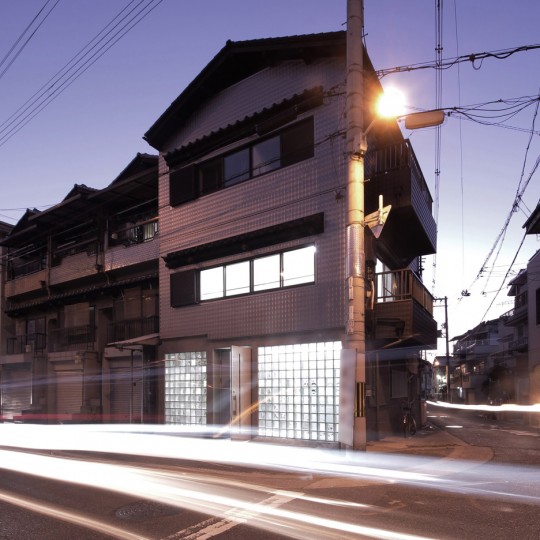 Diamant Glass Art Gallery by Jun Murata