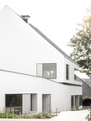 Helderly Hall in Bievres by Marchi Architectes
