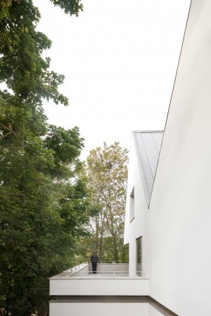 Helderly Hall in Bievres by Marchi Architectes