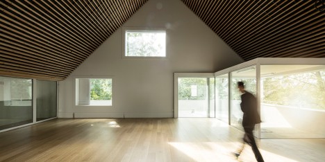 Helderly Hall in Bievres by Marchi Architectes