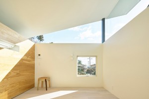 House in Yokkaichi by SYAP