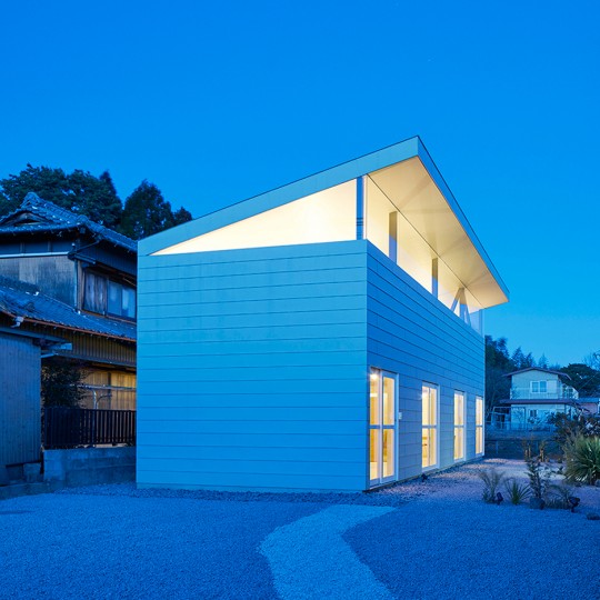 House in Yokkaichi by SYAP