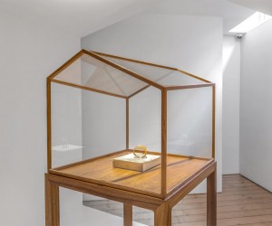 Gold jewellery by Ai Wei Wei at the London jewellery gallery, Elisabetta Cipriani