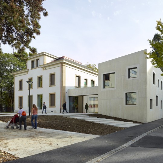 Le Gazouillis Day Nursery in Geneva by Omar Trinca