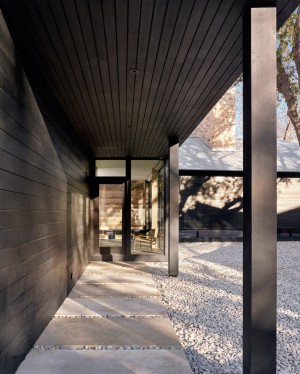 Modern Texas Prefab by Aamodt / Plumb Architects