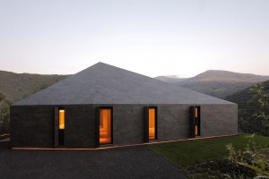 Montebar Villa by JMA Architects