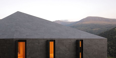 Montebar Villa by JMA Architects