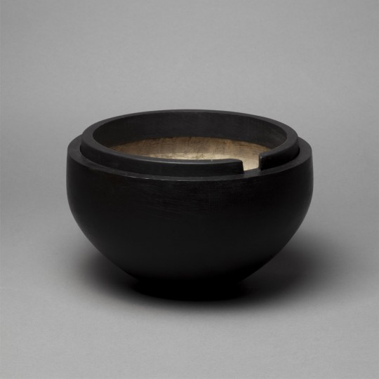 Rocking urn by Wolfgang Natlacen