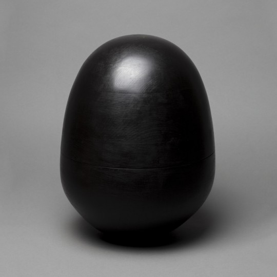 Rocking urn by Wolfgang Natlacen