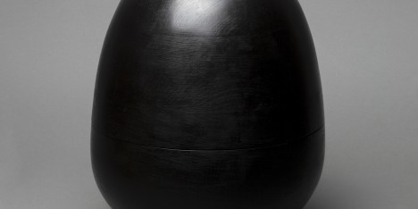 Rocking urn by Wolfgang Natlacen