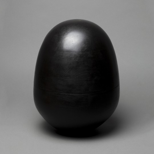 Rocking urn by Wolfgang Natlacen