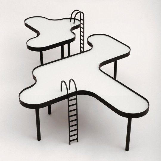 Swimming pool table by Estudio Rain