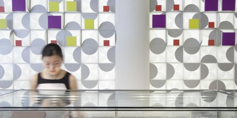 The White Gift box patisserie by Luk Studio