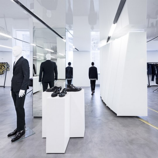 Versace New York showroom by SO-IL