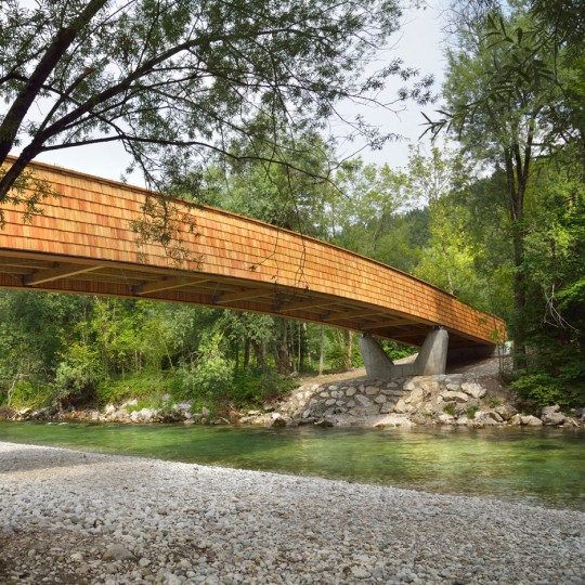 Wooden footbridge by DANS architects