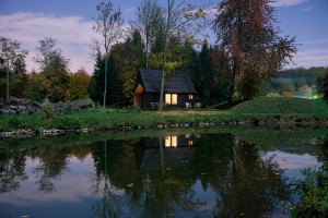 Woodland Cabin by De Rosee Sa Architects