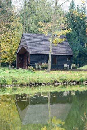 Woodland Cabin by De Rosee Sa Architects
