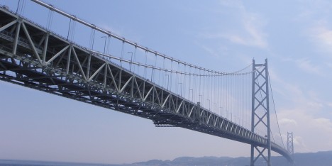 Akashi Kaikyō Bridge by Satoshi Kashima