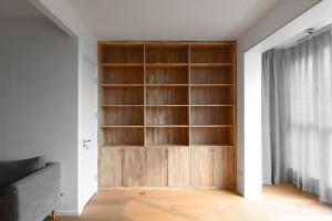 An apartment without centre by Lee Chul Liu Jing