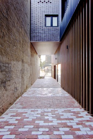 Ari Apartments by Ola Studio
