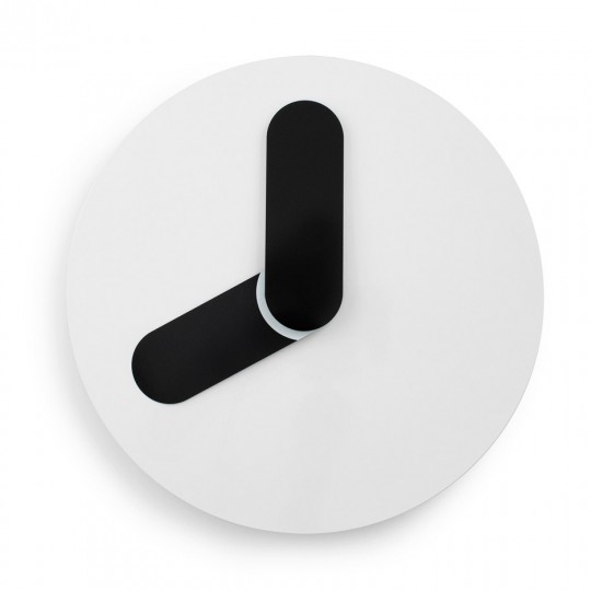 Bold wall clock by Jonas Wagell