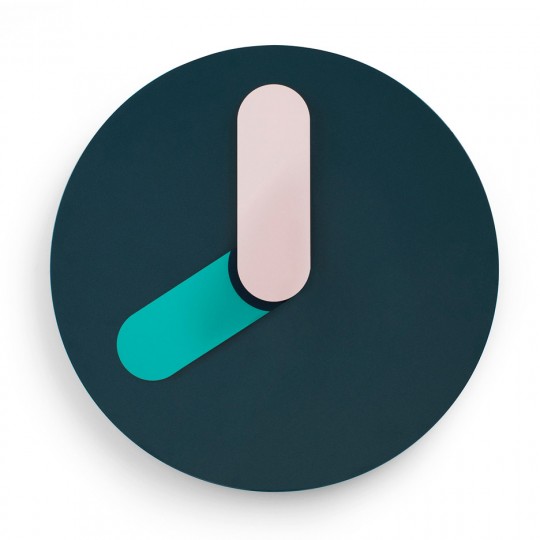 Bold wall clock by Jonas Wagell