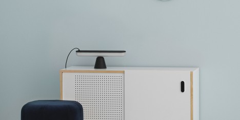 Bold clock by Jonas Wagell
