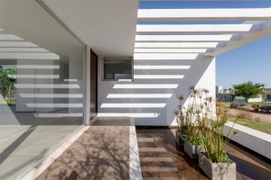 Casa Belavista by Agustín Lozada