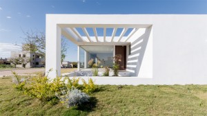 Casa Belavista by Agustín Lozada