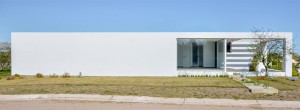 Casa Belavista by Agustín Lozada