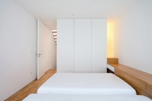 Casa Bonjardim by Atka Arquitectos