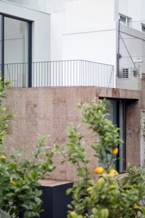 Casa Bonjardim by Atka Arquitectos